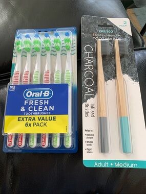 Bundle of 6 Oral-B Fresh &Clean Medium + 2 Swissco Bamboo handle charcoal
